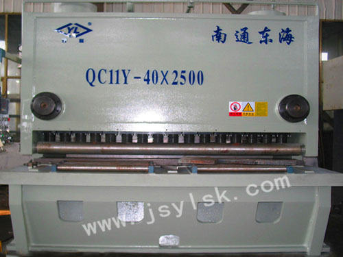QC11Y-40*2500液压闸式剪板机