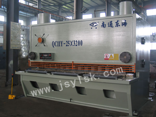 QC11Y-25*3200液压闸式剪板机