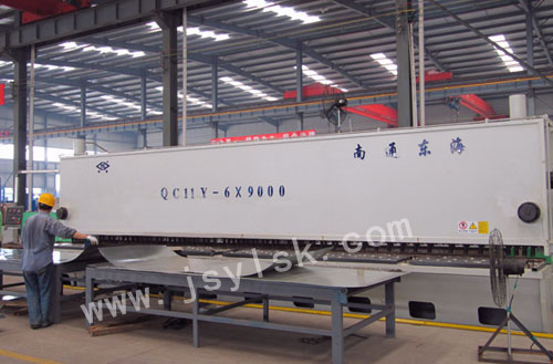 QC11Y-6*9000液压闸式剪板机